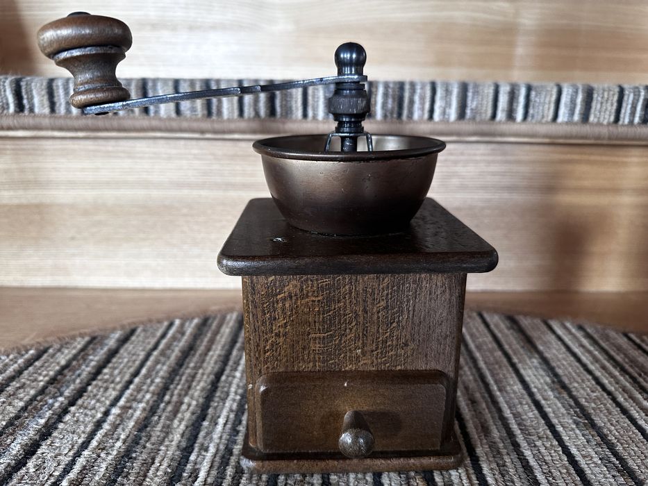 Kolekcjonerski młynek do kawy drewniany