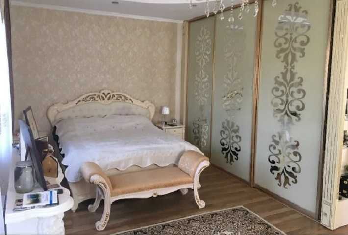 Будинок в Ружичній