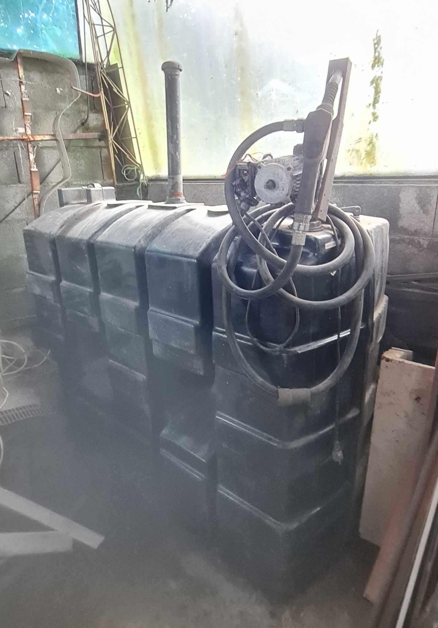 Deposito 1000 ltrs com torneira electrica