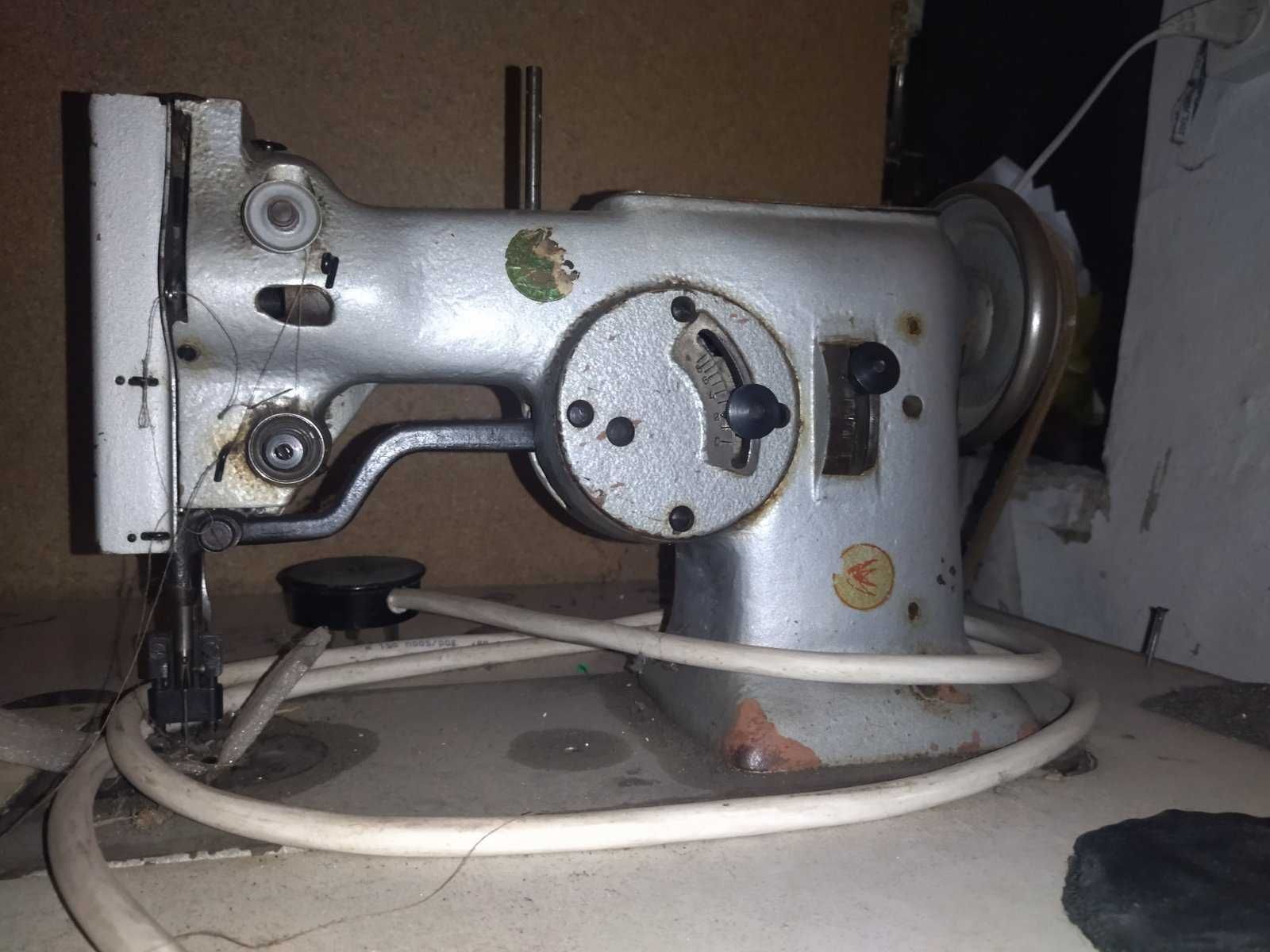Професійна швейна машина 26 класса