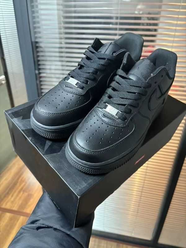 ButyDamskie NikeAirForce1Black Trampki Supreme Roz.44