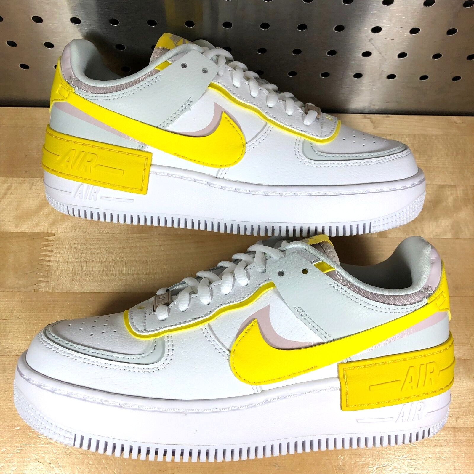 Продам кроссовки Nike Air Force 1 Shadow Sunshine