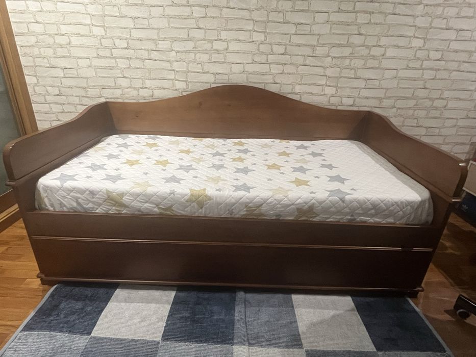 Cama solteiro usada c/ 2 colchoes