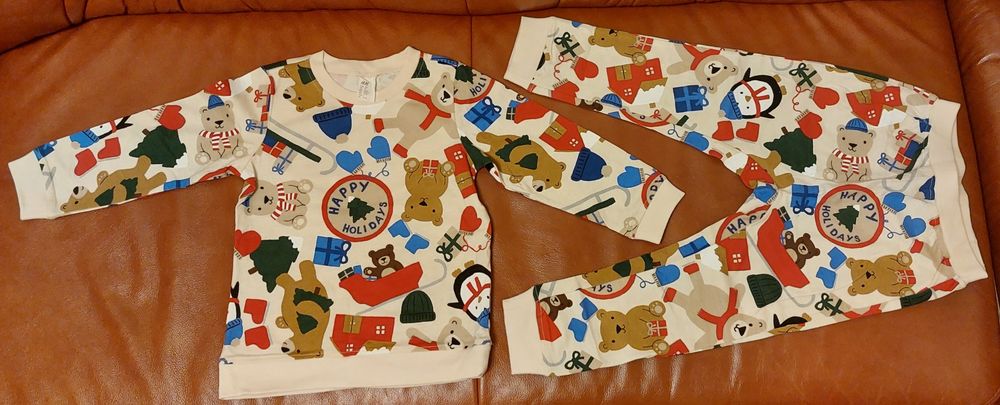 Дитячий костюм з новорічним принтом бренду H&М