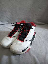 Nike Jordan max aura 4