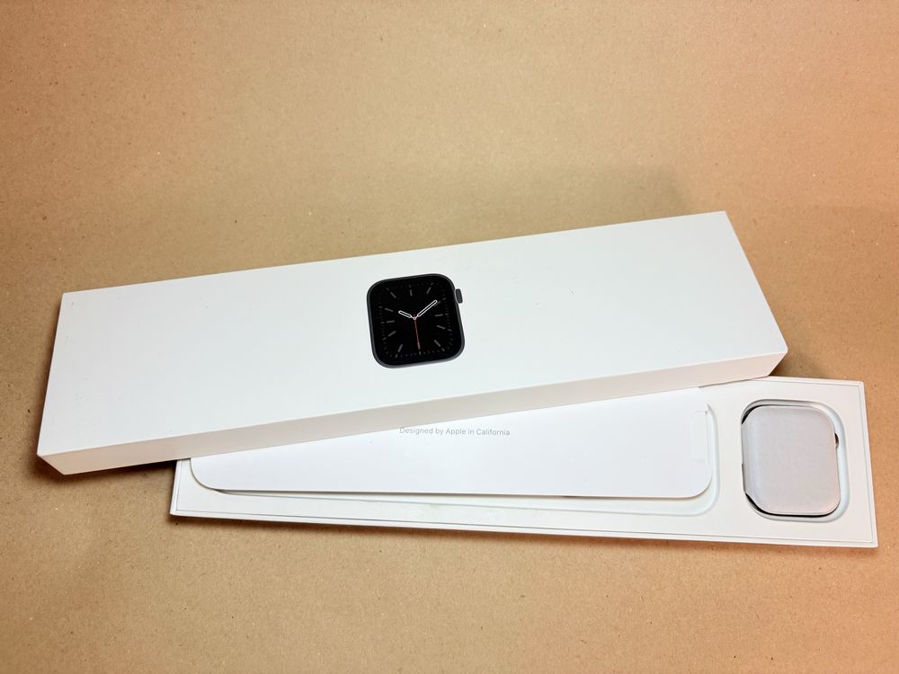 Apple watch 6 space grey com pulseira e caixa