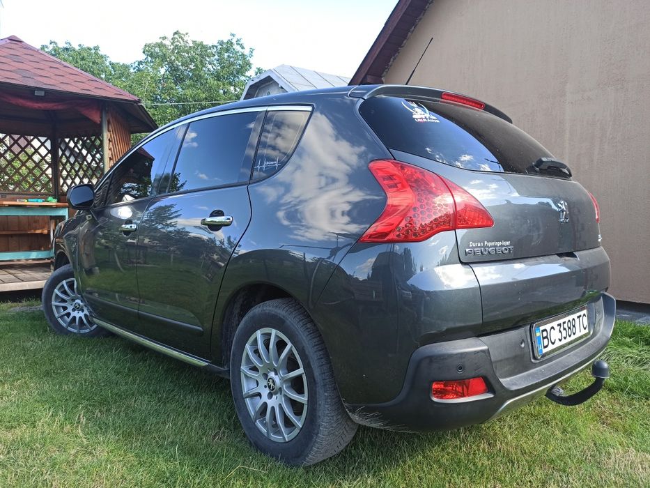 Автомобіль Пежо 3008
