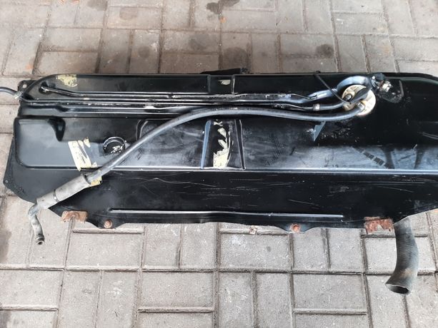 Zbiornik  paliwa bak bmw e30