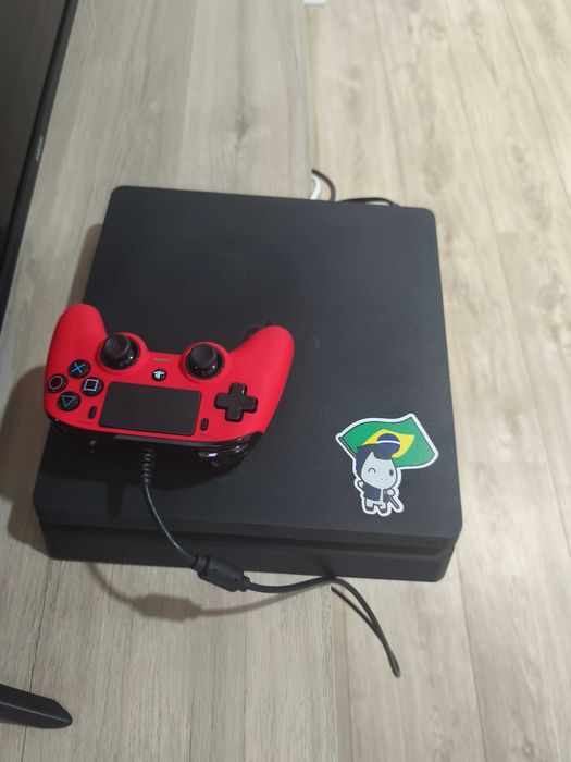 PlayStation 4 1tb slim, com controle