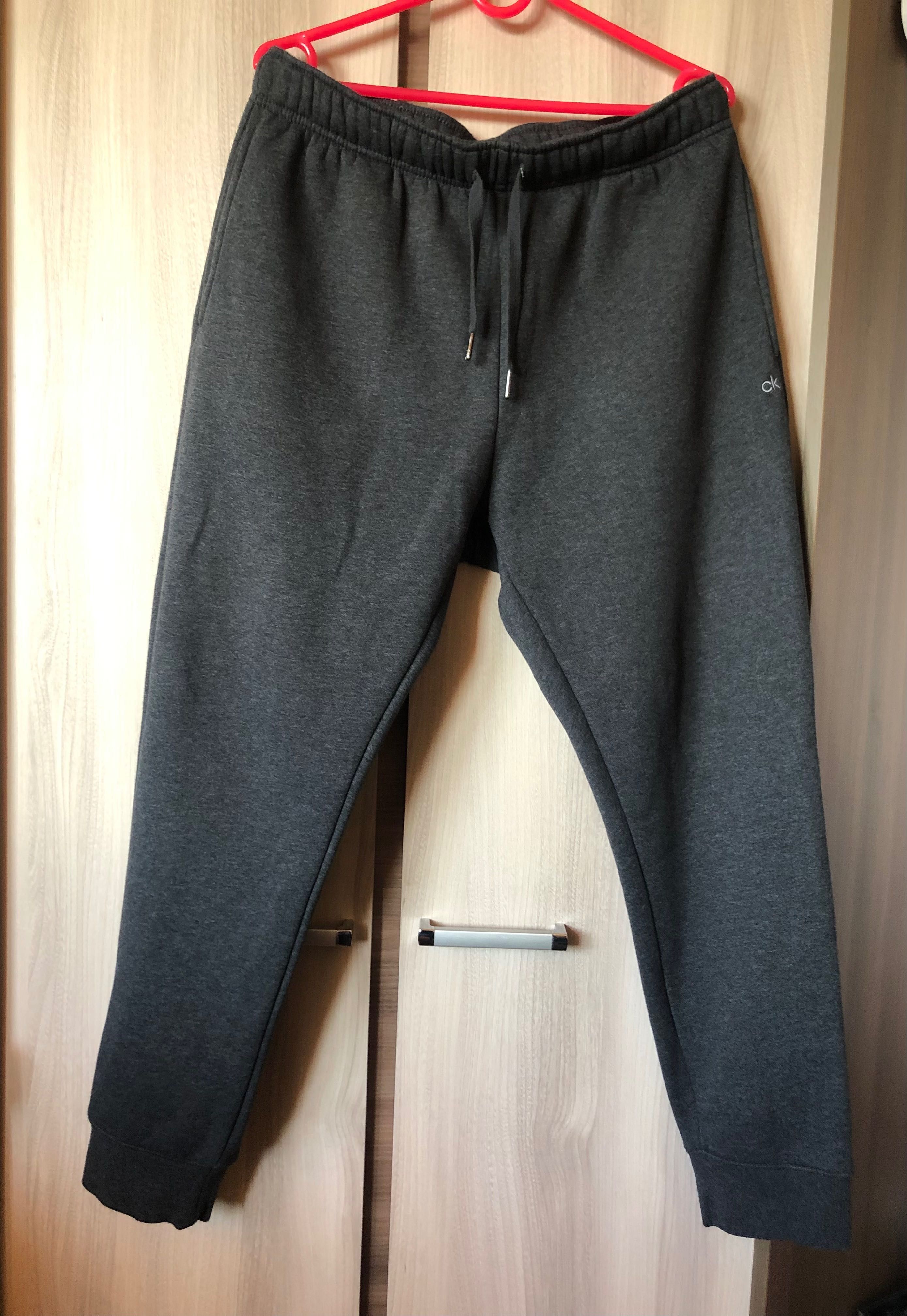 Komplet dresowy męski (bluza i spodnie) Calvin Klein (rozm. L)