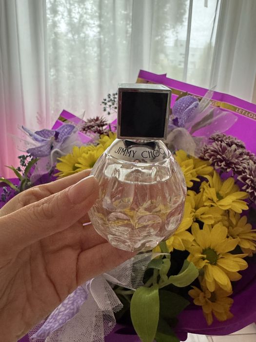 Туалетна вода а Trussardi Delicate rose та Jimmy Choo