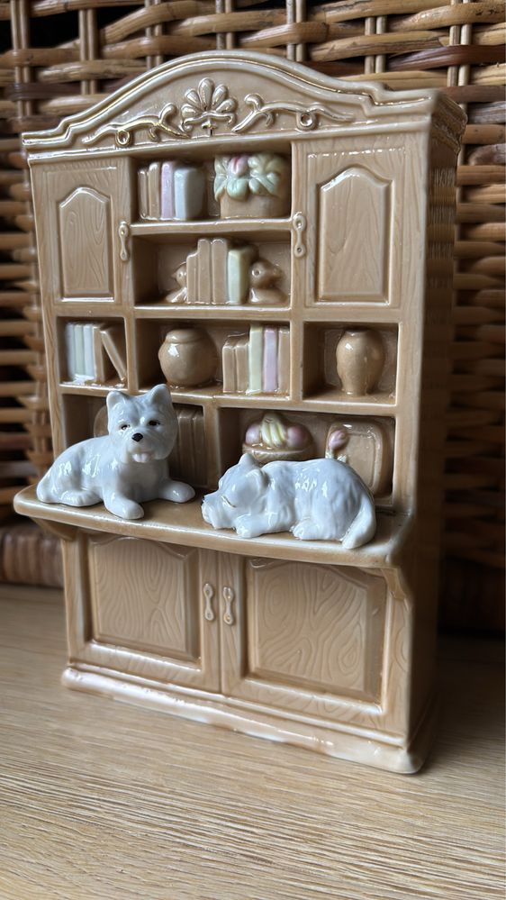 Porcelanow figurka The Study by Simson westi psy