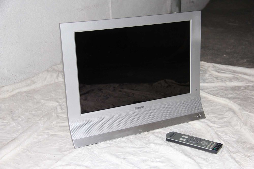 TV e monitor LCD de 20”