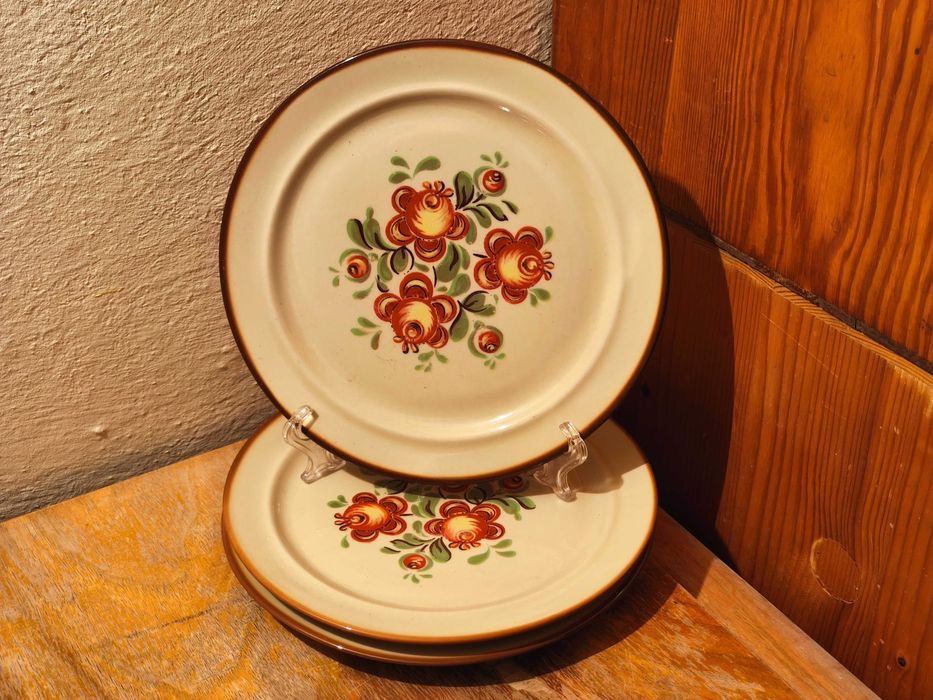 Bezowy talerz śniadaniowy Porcelit Pruszków PRL