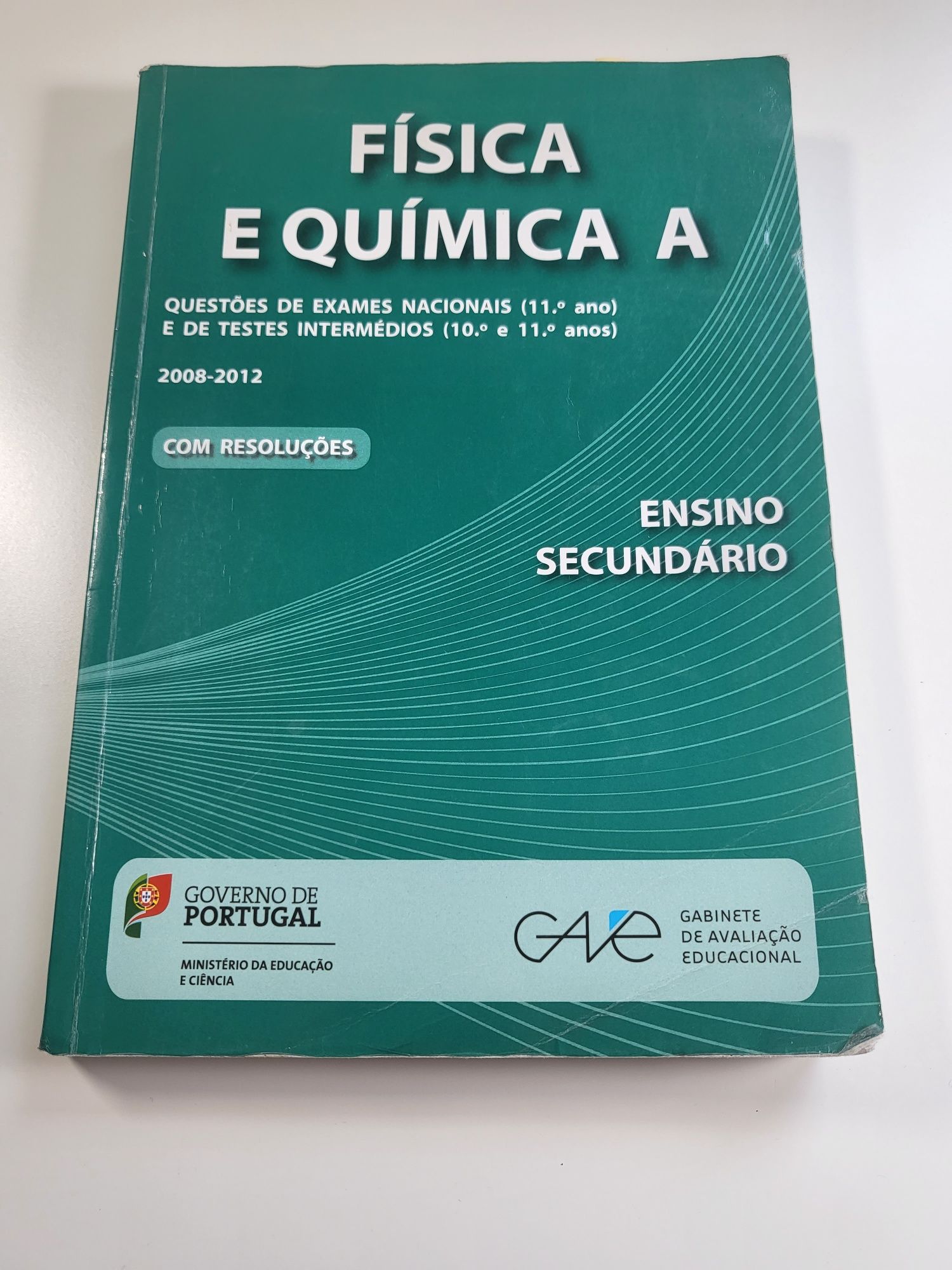 Livro preparação exame Física-Química A