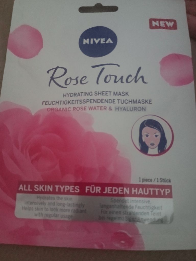 NIVEA ROSE TOUCH Intensywnie nawilżająca maska w płachcie