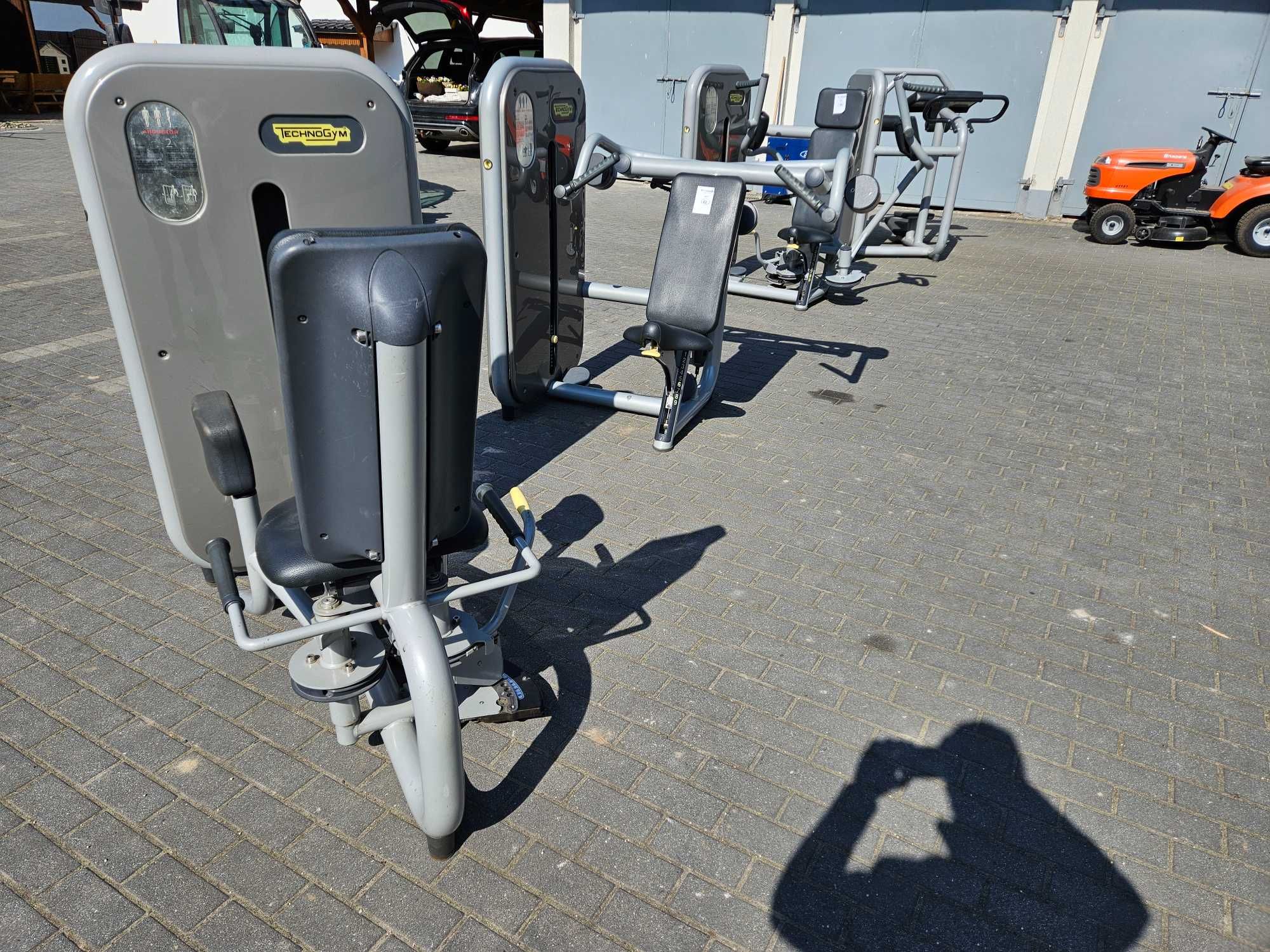 Technogym SIŁOWNIA 4 maszyny na klatkę, barki, nogi, pośladki