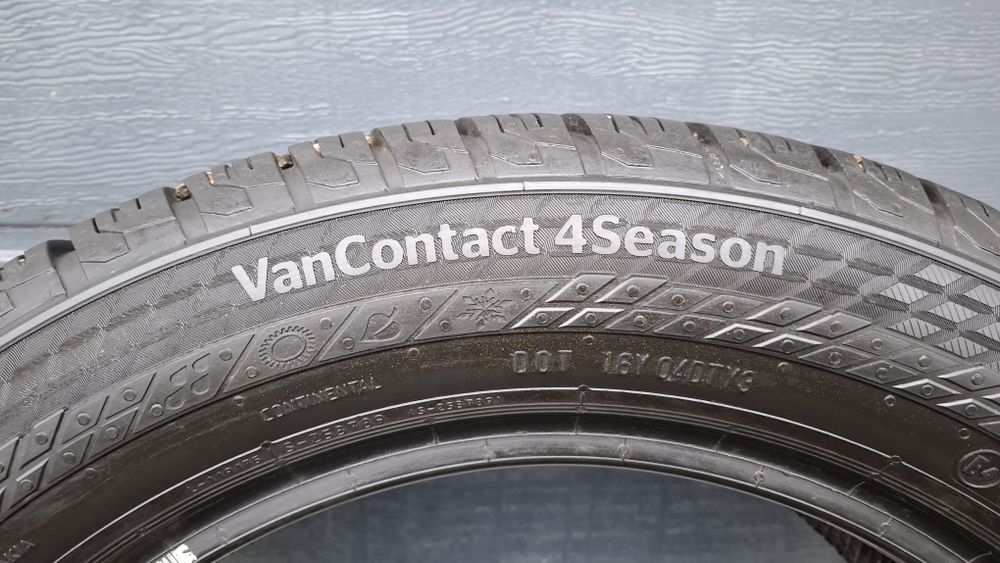 Continental 225/55 R17 C VanContact 4Season