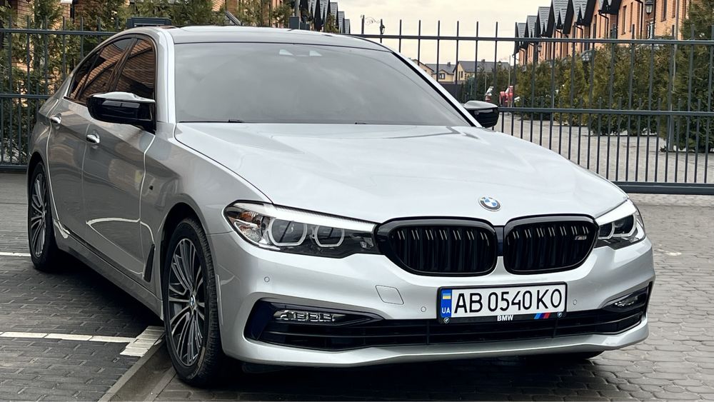 Продам BMW G30 540I XDrive 340hp 8-ст АКПП