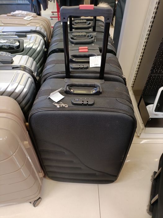 Чемодан средний 1500