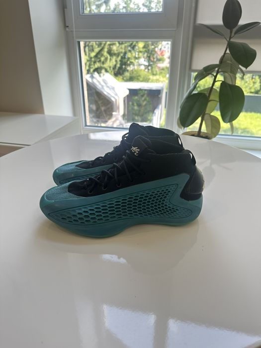 Баскетбольні кросівки Adidas Anthony Edwards 1