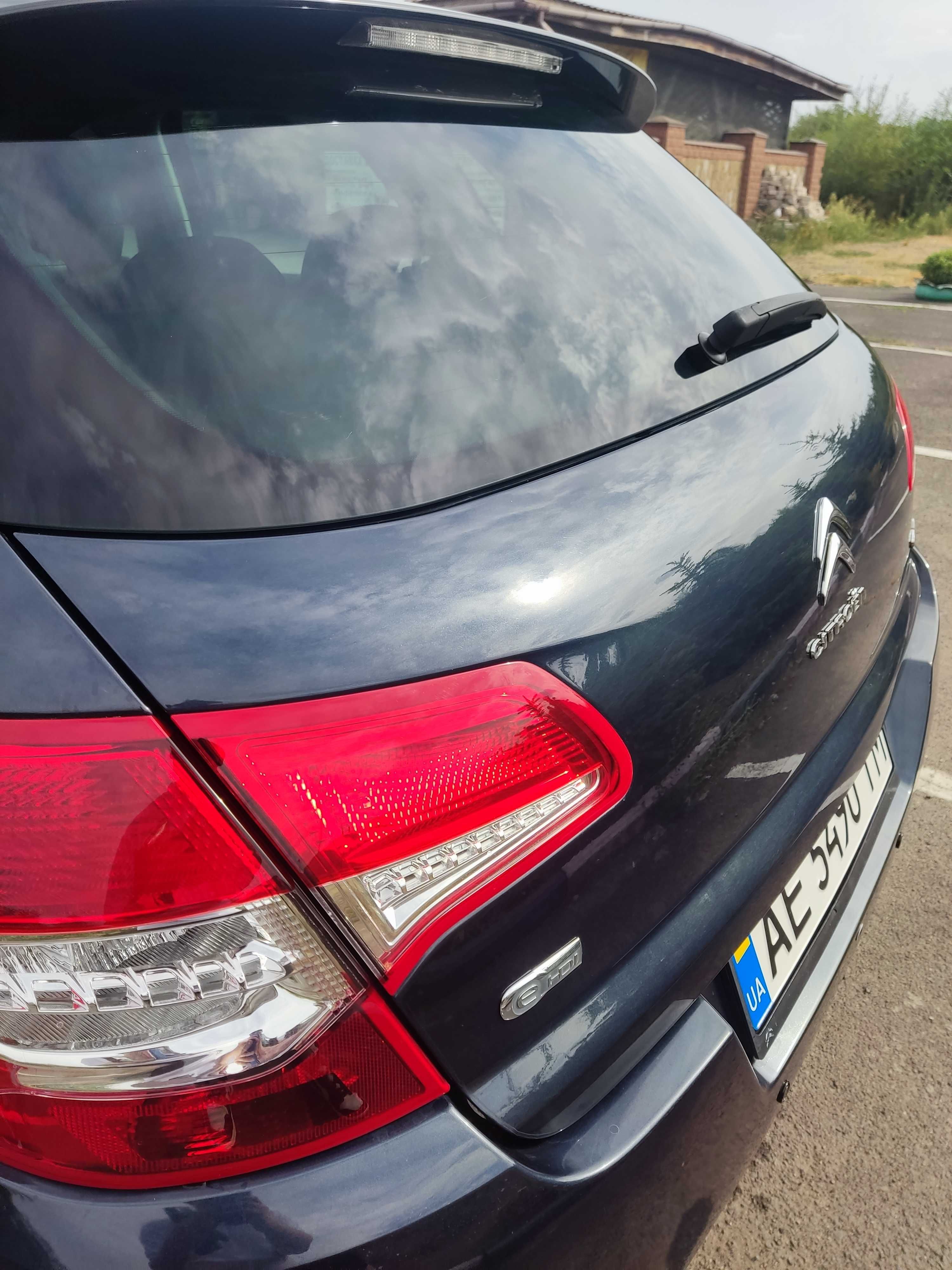 Автомобіль Citroen C4