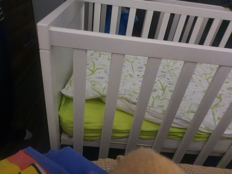 Berço da marca Ikea