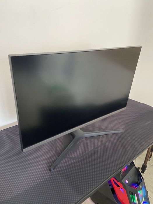 Vendo 2 monitores muito bons