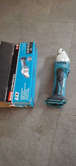 Tesoura eletrica Como nova