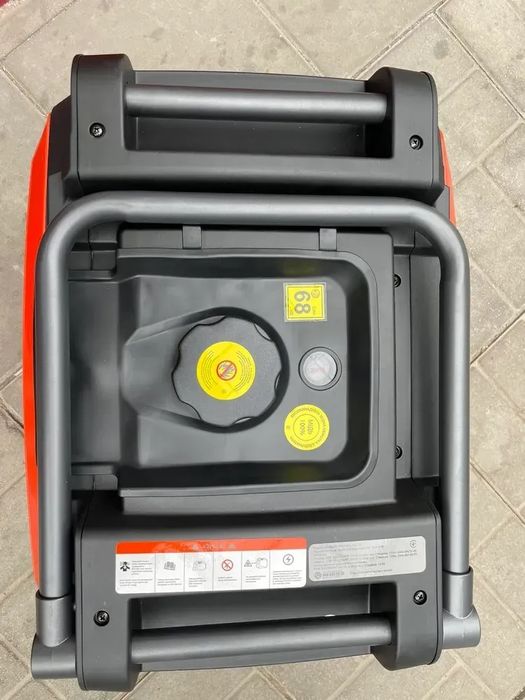 Бензиновий генератор інверторний Sturmax PGM8738IE