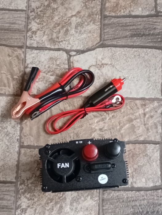 Перетворювач-інвертор з чистим синусом12V-220V 500W