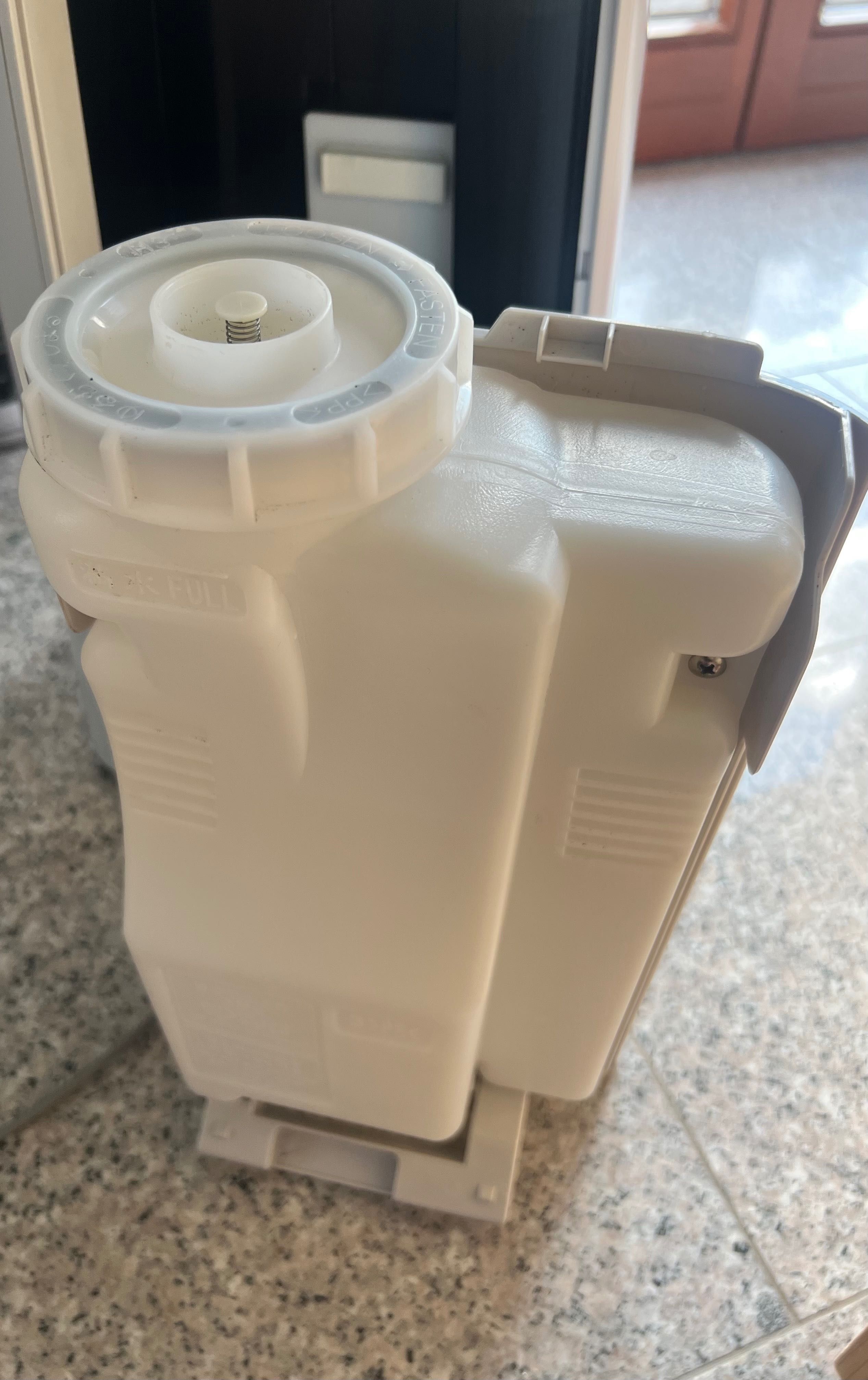 Oczyszczacz z nawilżaczem powietrza SHARP UA-HG50E-L