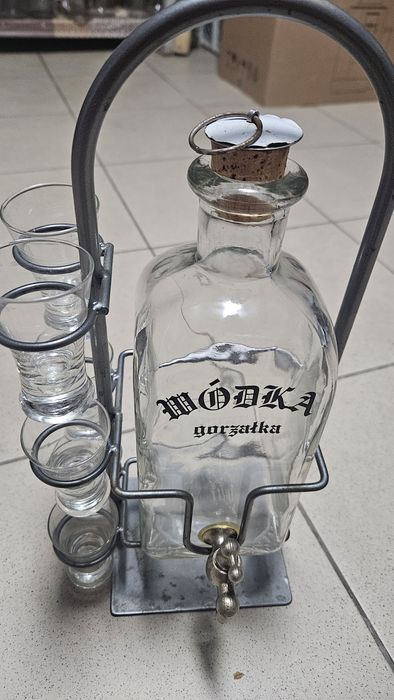 Karafka I 6 szt klientów w stojaku