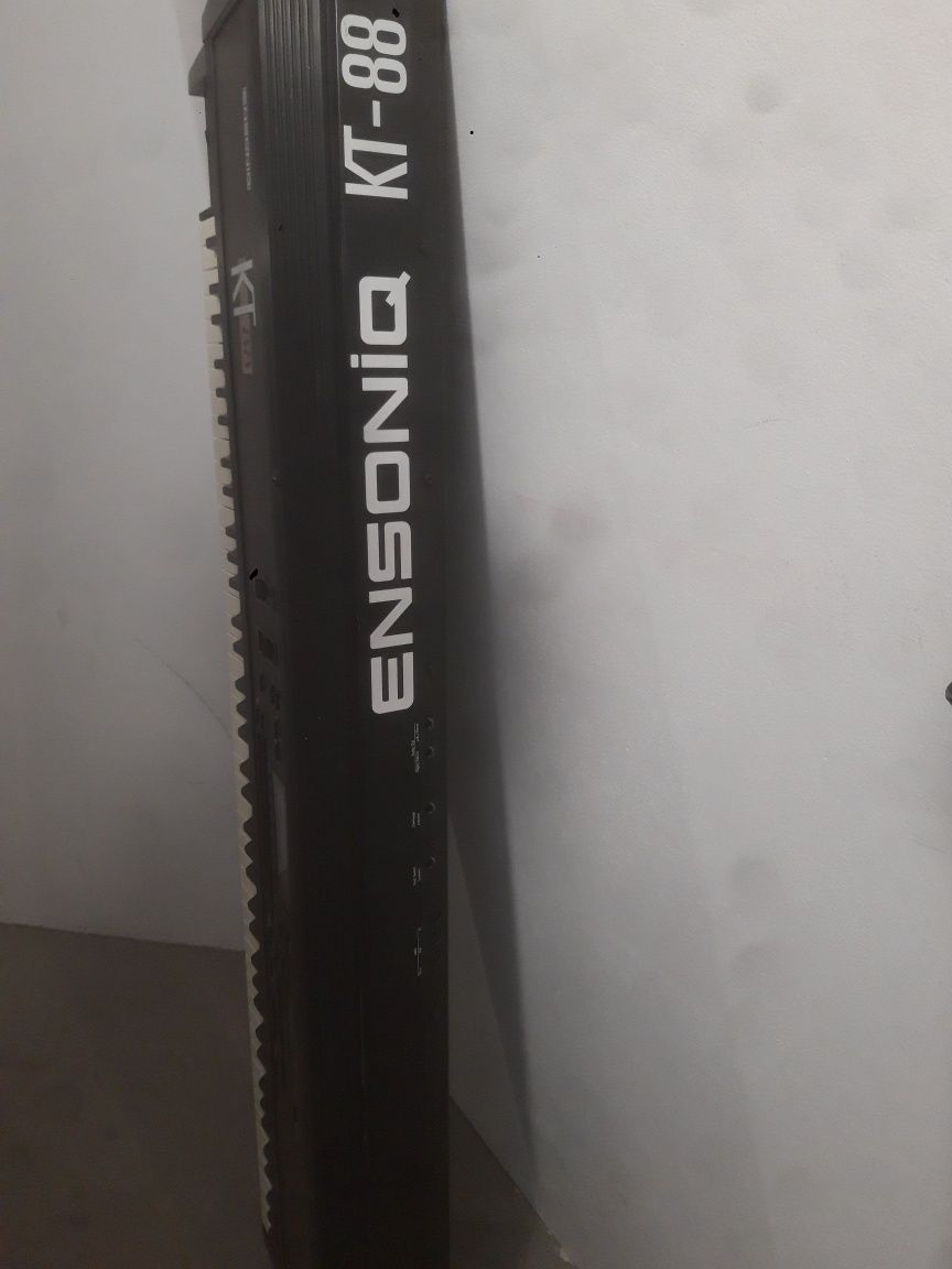 Ensoniq KR 88 syntezator