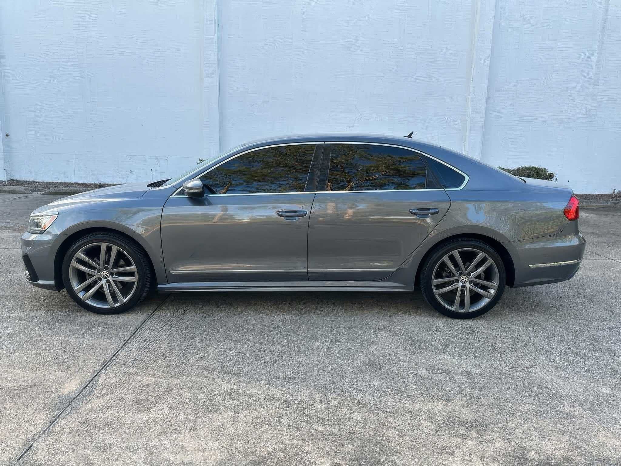 2016 Volkswagen Passat R-Line