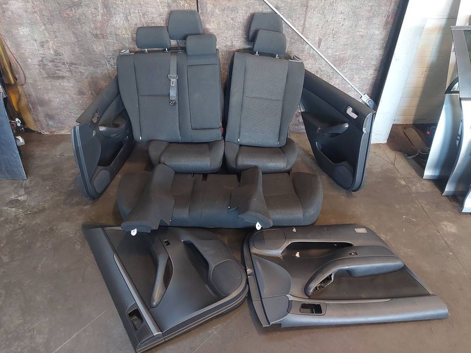 FOTELE KOMPLET LEWY PRAWY KANAPA TYŁ + BOCZKI  TOYOTA AVENSIS T25