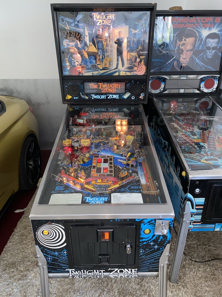 Twilight Zone Bally Pinball Flipper