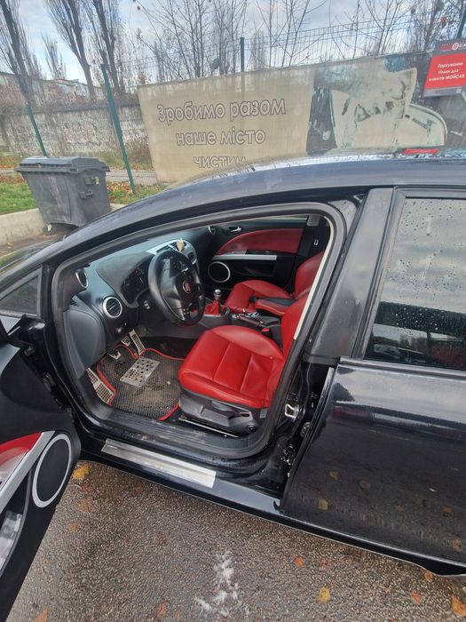 Seat Leon 2.0 TDI 250 л.с