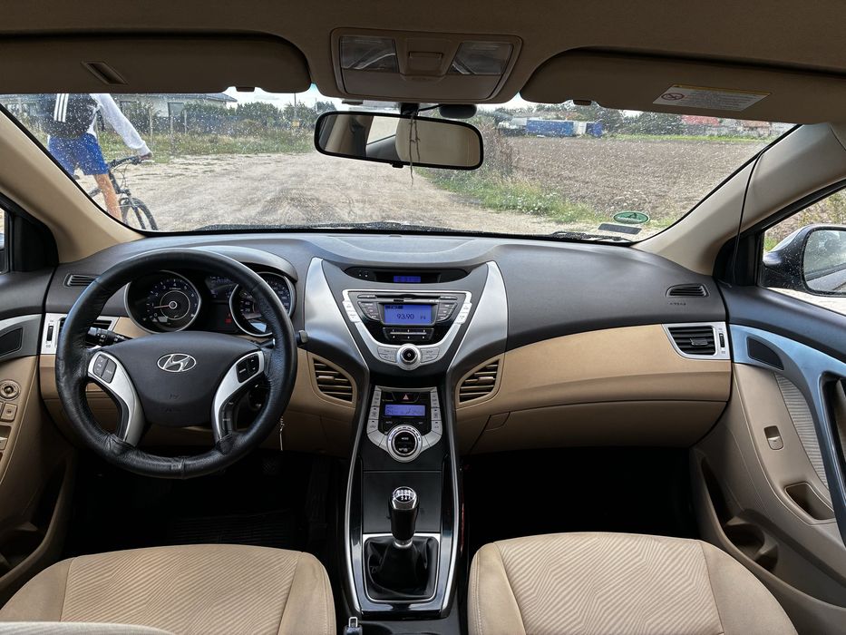 Hyundai Elantra 1.6 benz