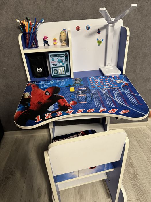 Продам дитячу парту