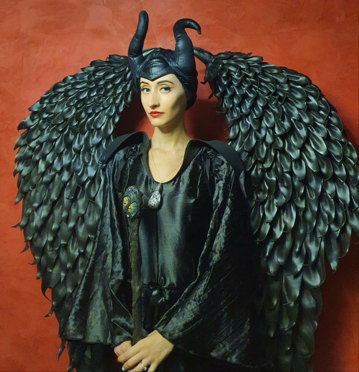 Чёрные крылья Малефисенты,ангела