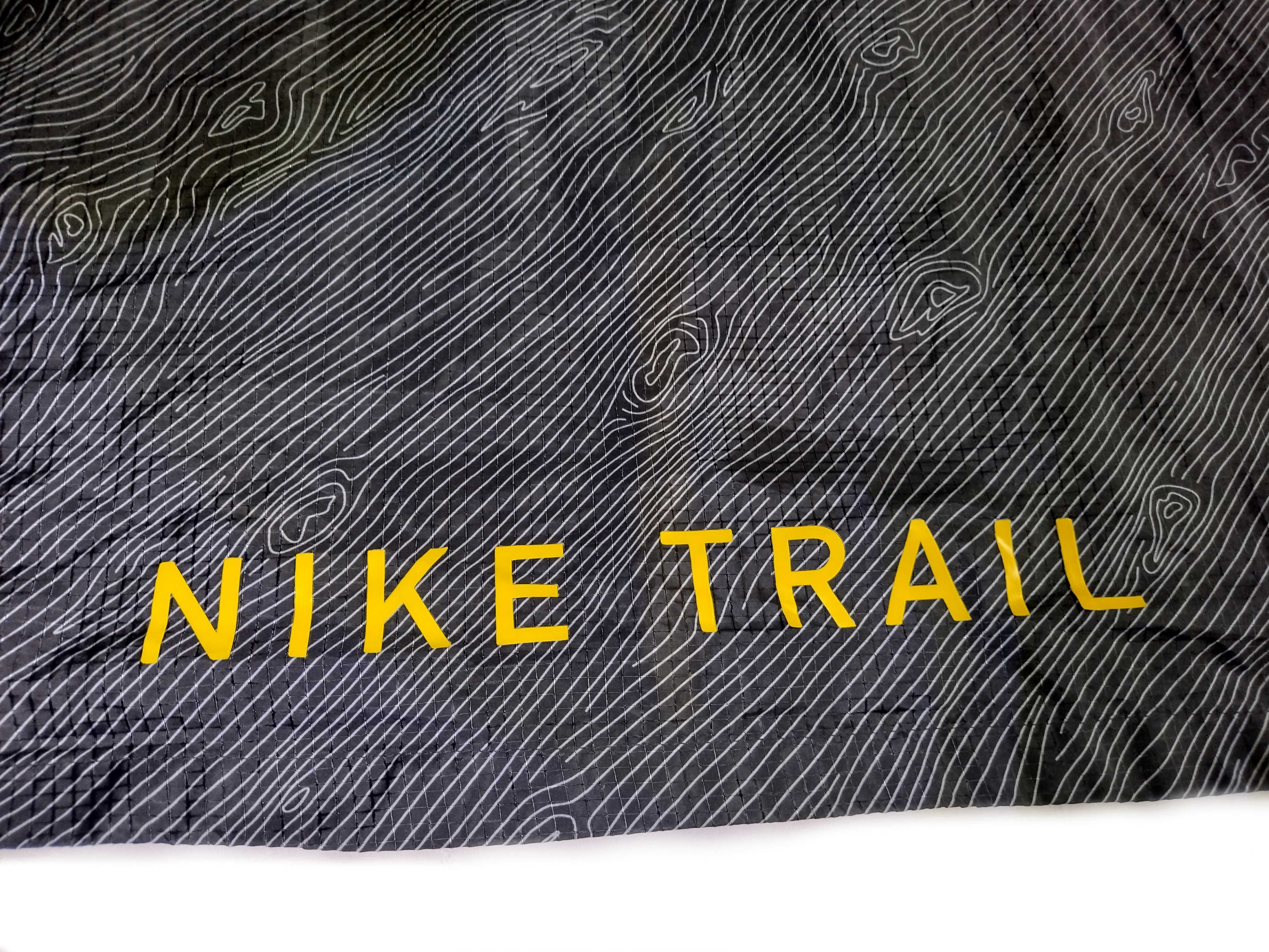 Nike kurtka z kapturem Trail Running r. M