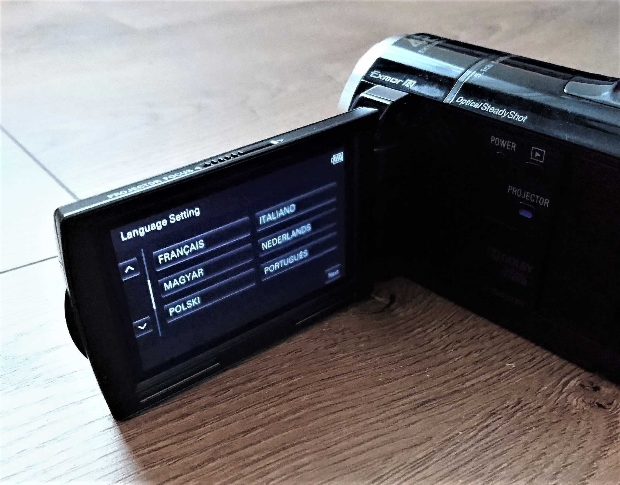 Kamera Sony HDR-PJ10E z projektorem