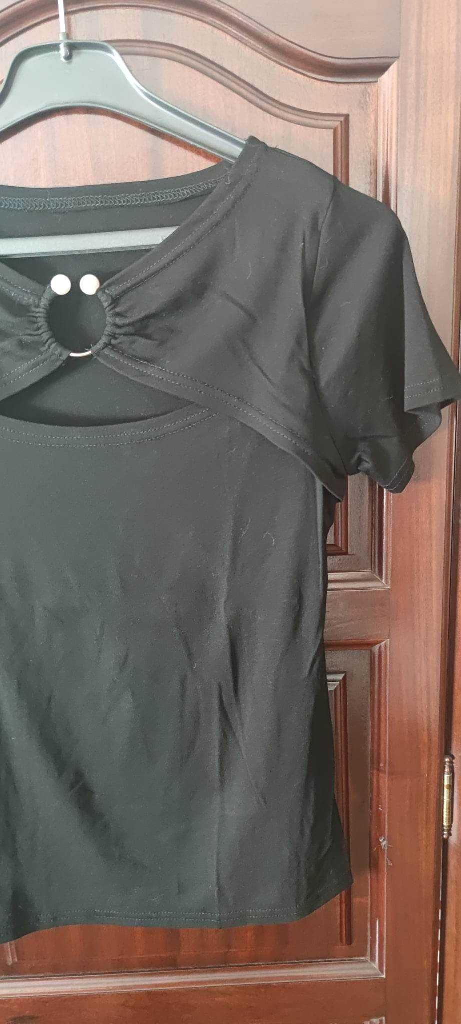 T-shirt Preta veste até XL (nova) 10€