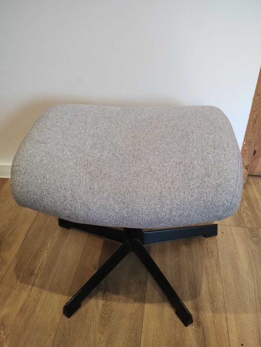 Fotel obrotowy z podnóżkiem