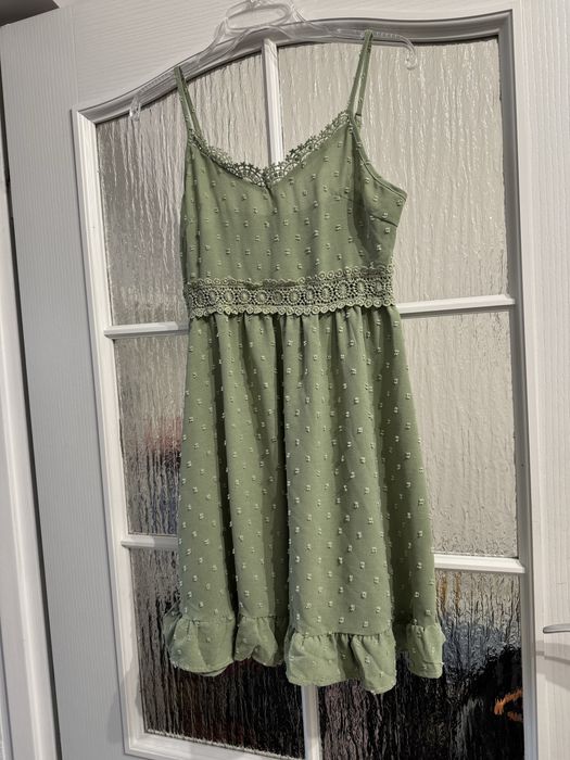 Letnia sukienka w stylu boho- pastelowa zieleń