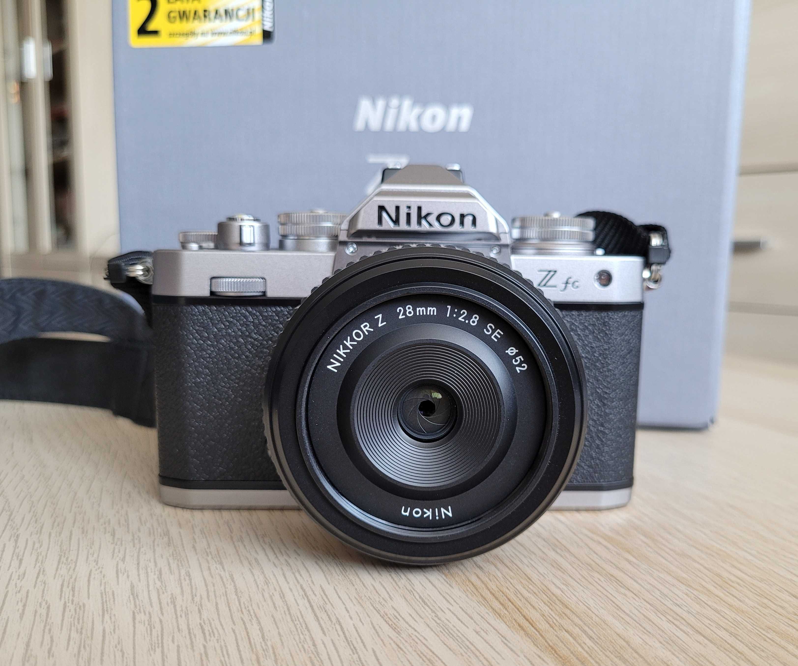 Nikon Zfc + Nikkor 28 2.8 + Viltrox 85 1.8 + SmallRig + torba