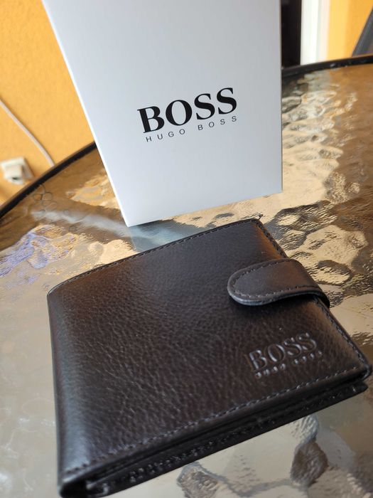 Czarny męski skórzany portfel Boss