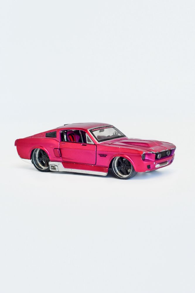 Maisto  1:24 1967 Ford MUSTANG GT Metallic Pink під відновлення