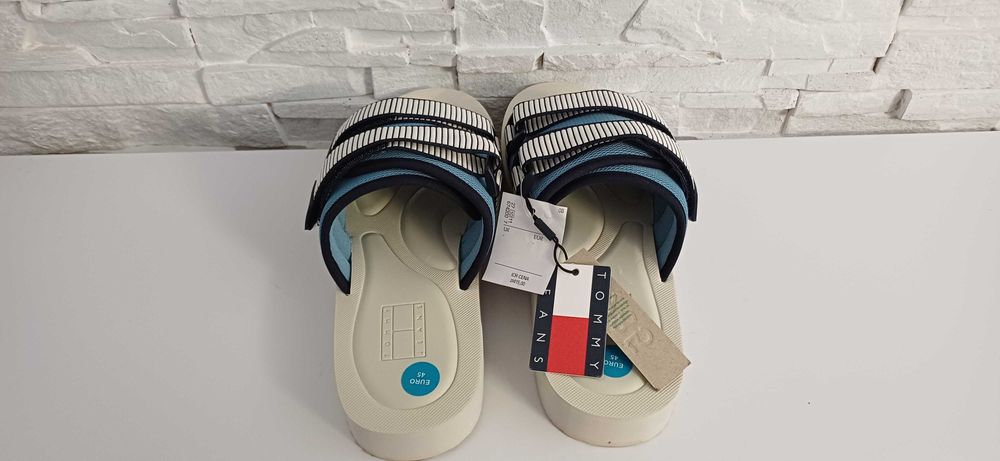 Klapki TOMMY HILFIGER roz.45 wkł.29 cm.